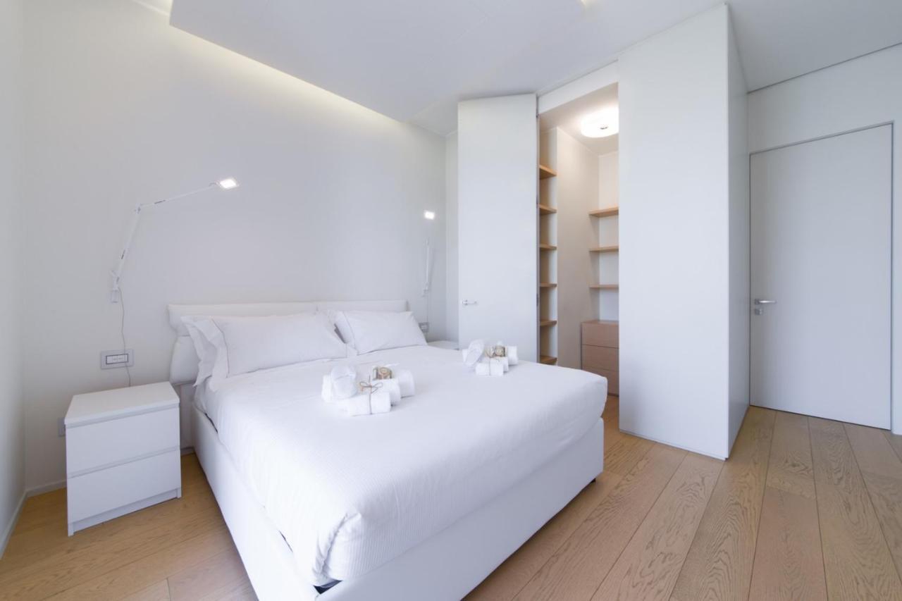 Stylish Elegant Suite In Torre Solaria With Exclusive Milan'S View Extérieur photo